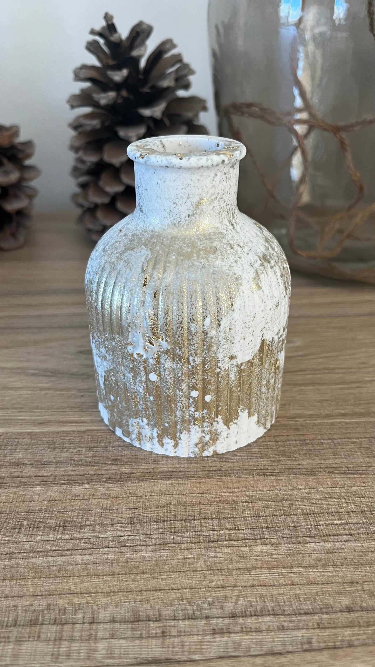 Vase strié