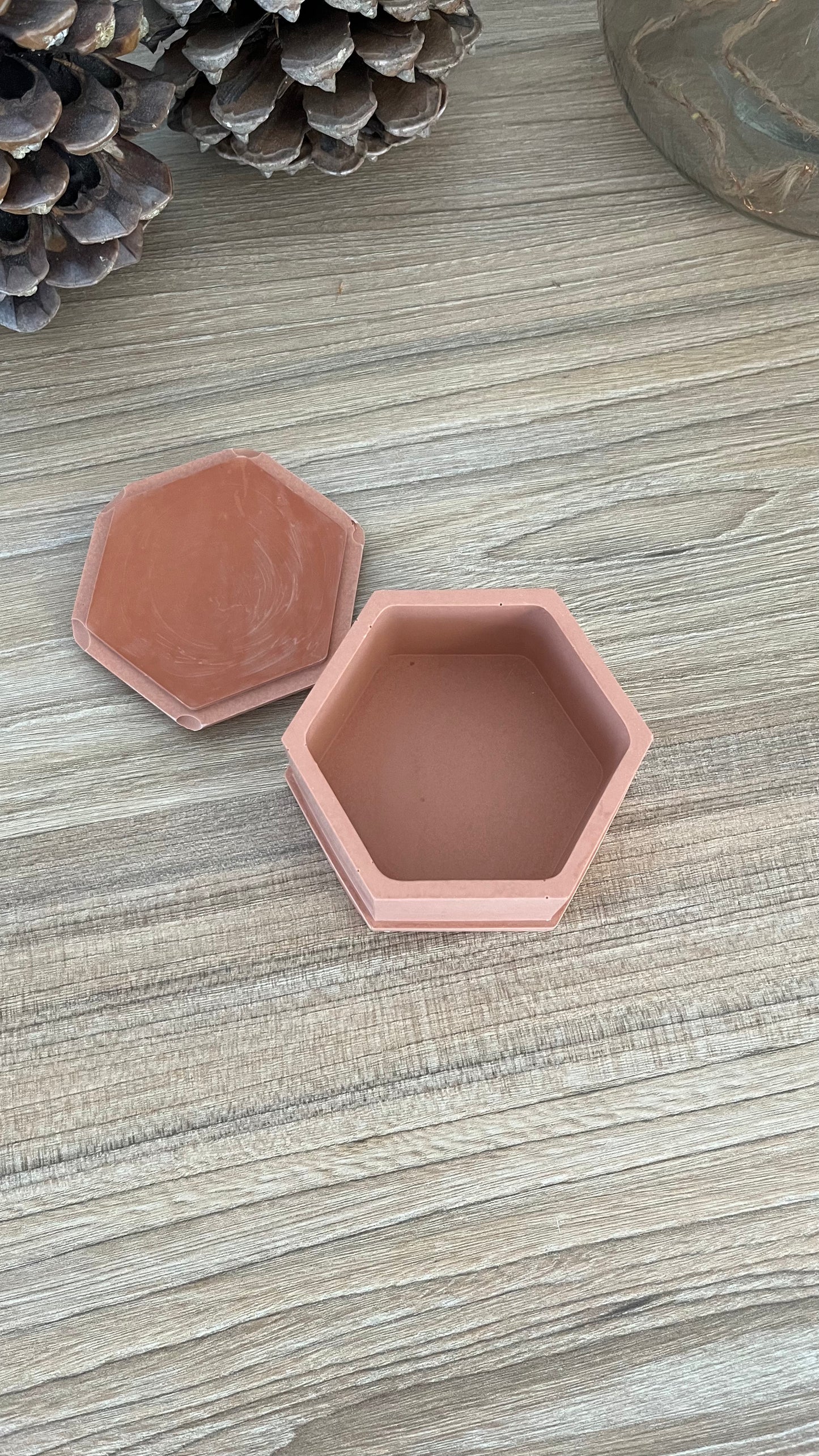 Boîte hexagonale avec couvercle