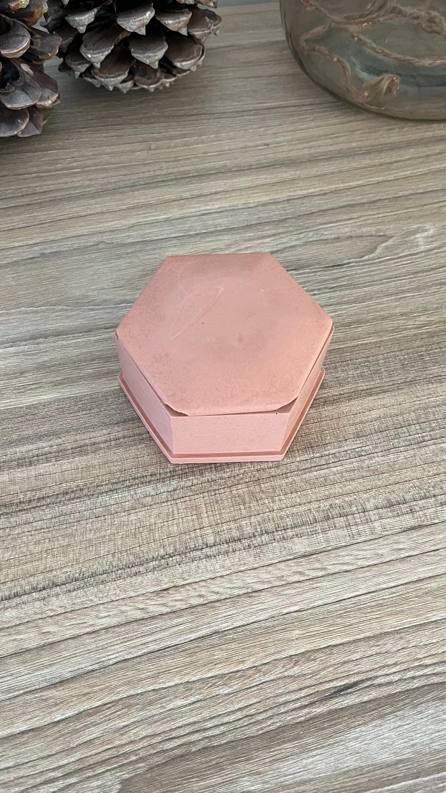 Boîte hexagonale avec couvercle