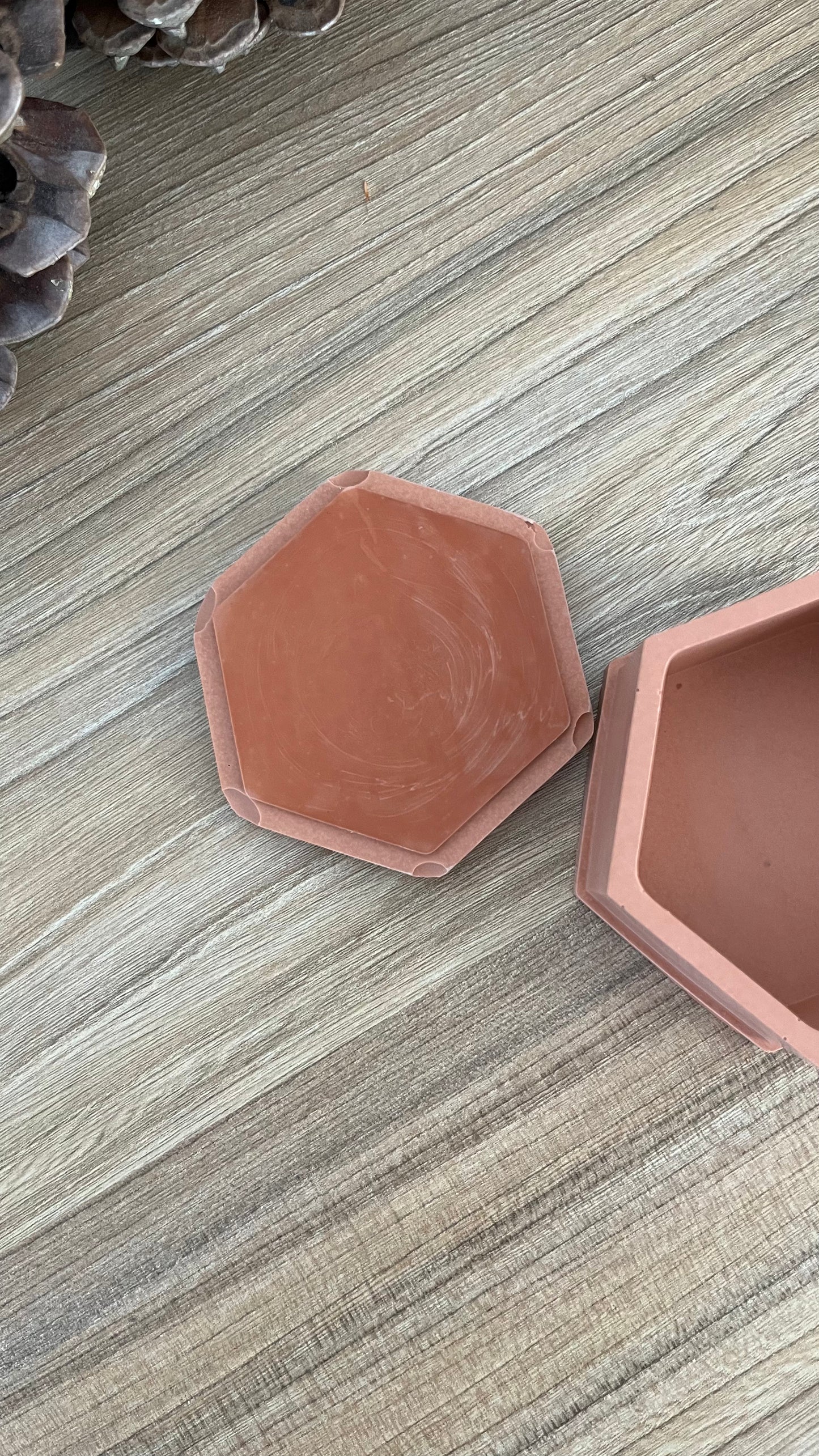 Boîte hexagonale avec couvercle