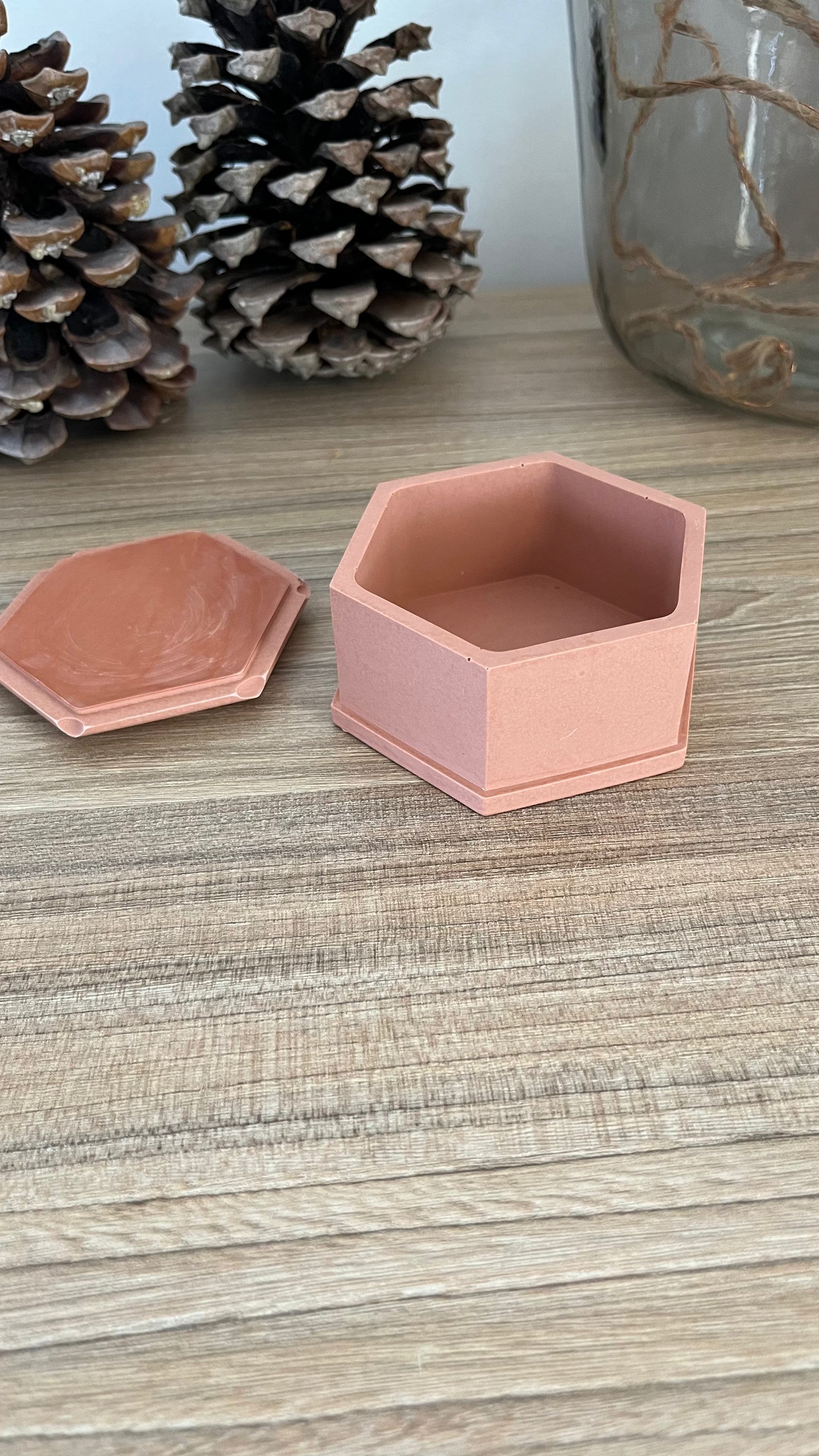 Boîte hexagonale avec couvercle