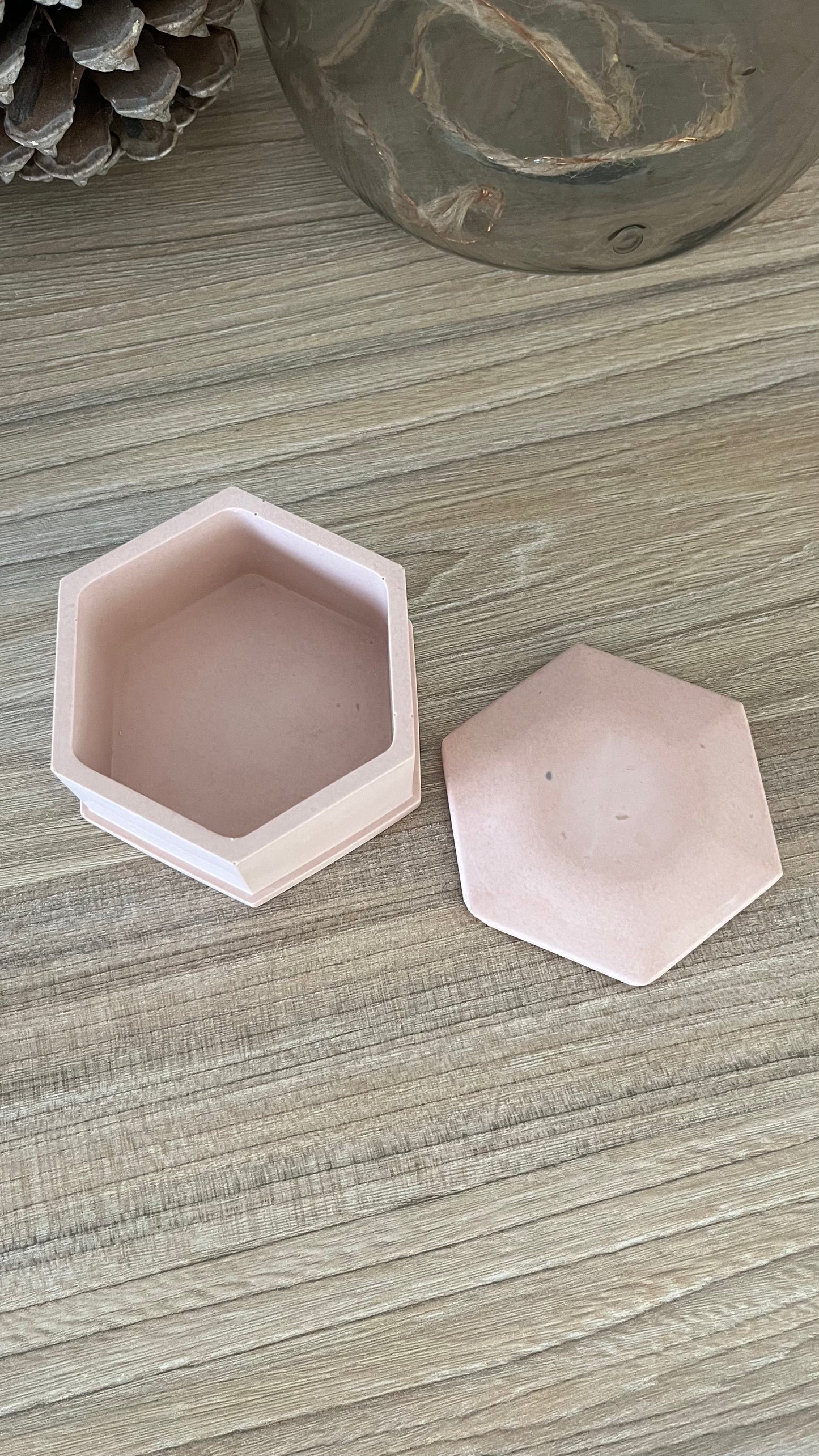 Boîte hexagonale avec couvercle